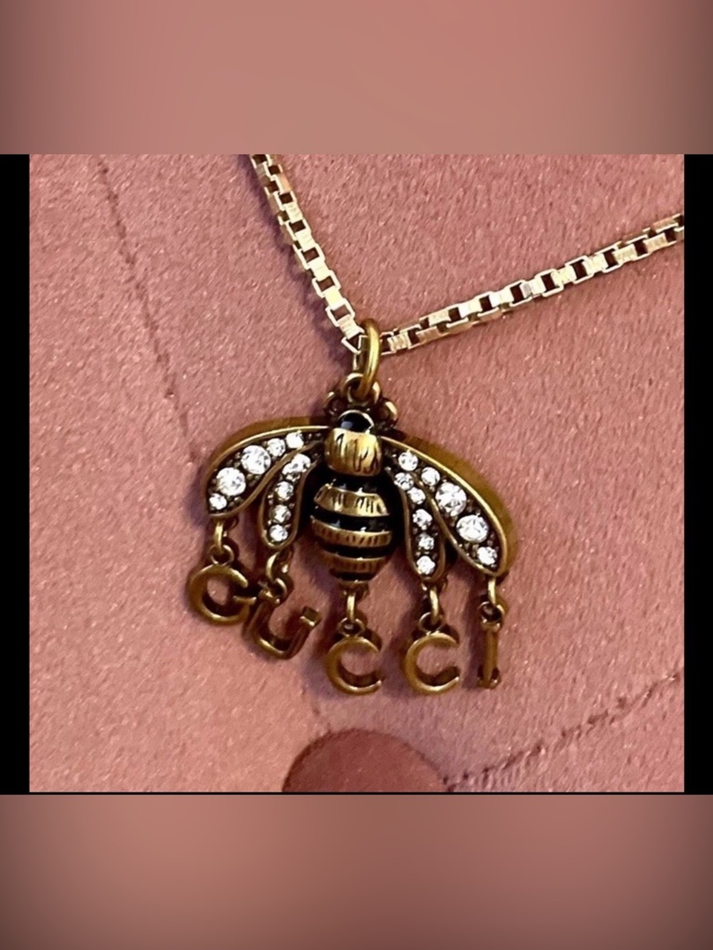 Gucci NWOT elegant bee necklace on gold chain Gucci gift box